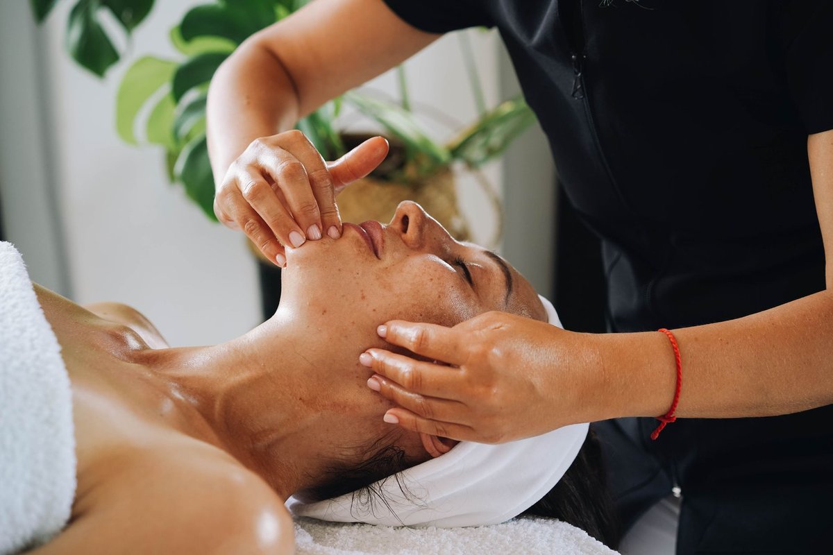 techniques de massage facial