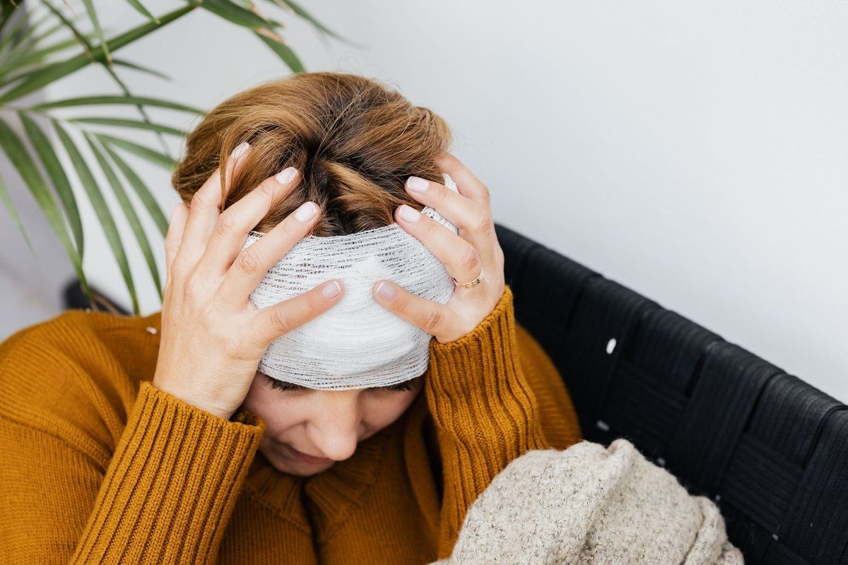 douleur vive dans la tête pendant quelques secondes